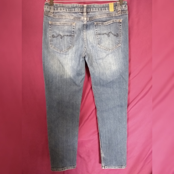 Jeans - Picture 2 of 4